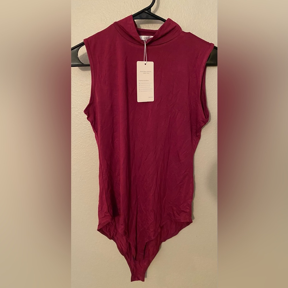 SHEIUGU Sleeveless Red Bodysuit